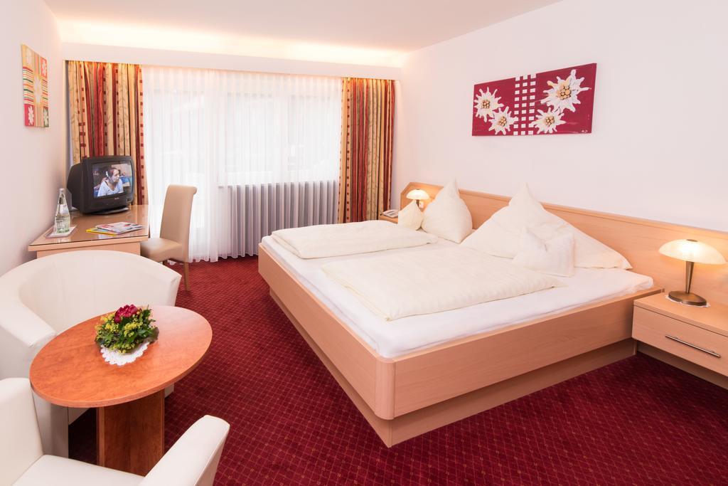 Hotel Garni Regina โอเบอร์สทดอร์ฟ ภายนอก รูปภาพ